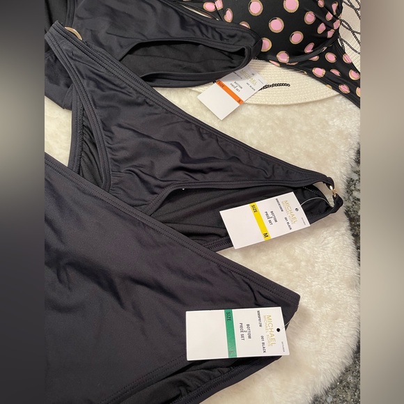 Victoria’s Secret bikini bombshell 36D and various bottoms - Picture 5 of 13